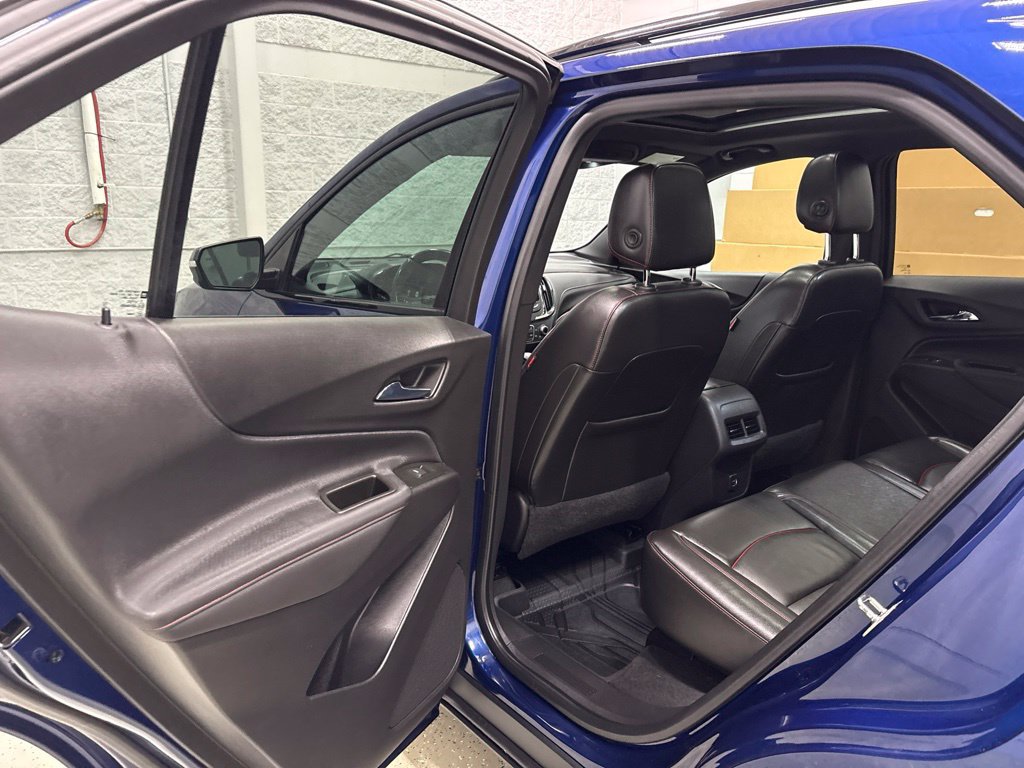 Used 2022 Chevrolet Equinox RS w/ RS Leather Package AWD/4WD image 31