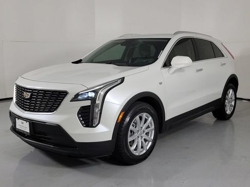 Used 2023 Cadillac XT4 Luxury w/ Driver Awareness Package FWD image 2