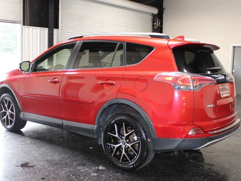 Used 2017 Toyota RAV4 SE w/ Power Extra Value Package FWD image 5