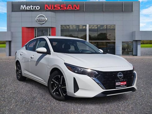 Used 2025 Nissan Sentra SV image 1