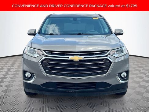 Used 2019 Chevrolet Traverse LT FWD image 2