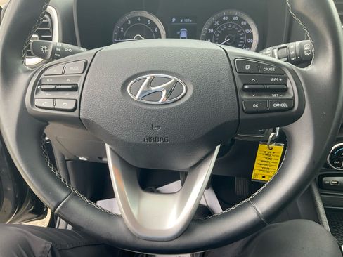 Used 2022 Hyundai Venue SEL FWD image 14