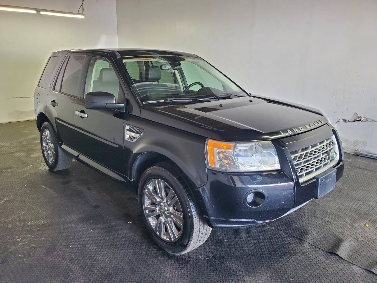 Used 2010 Land Rover LR2 HSE AWD/4WD image 3