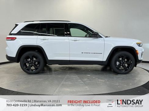 New 2025 Jeep Grand Cherokee Limited w/ Luxury Tech Group II image 3