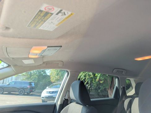 Used 2024 Nissan Rogue SV FWD image 27