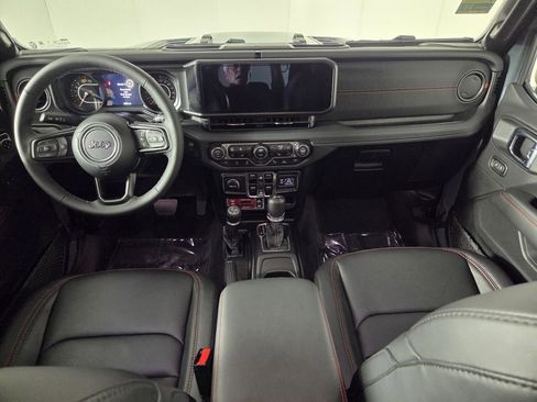 Certified 2026 Jeep Wrangler Unlimited Rubicon image 29