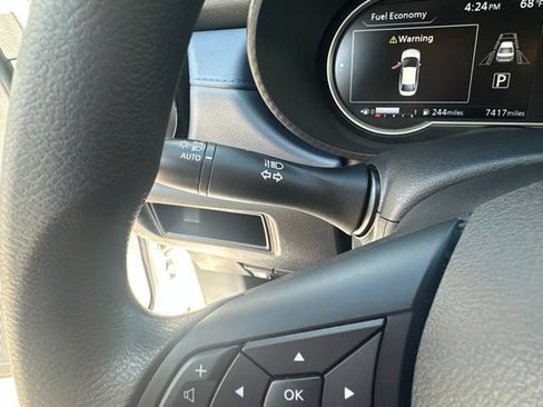 Used 2025 Nissan Versa SV w/ Trunk Package FWD image 22
