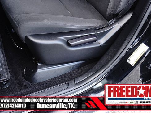 Used 2021 Dodge Durango SXT w/ 3rd Row Seating Group RWD image 35