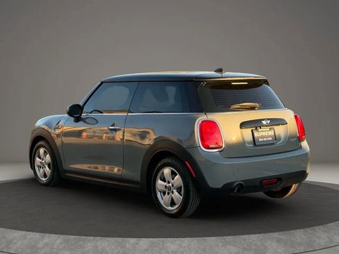 Used 2017 MINI Cooper 2-Door Hardtop image 5