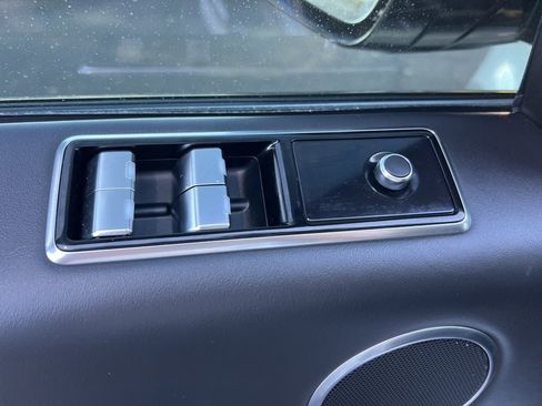 Used 2019 Land Rover Range Rover Sport HSE Dynamic image 25