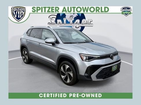 Used 2025 Volkswagen Taos SE AWD/4WD image 1