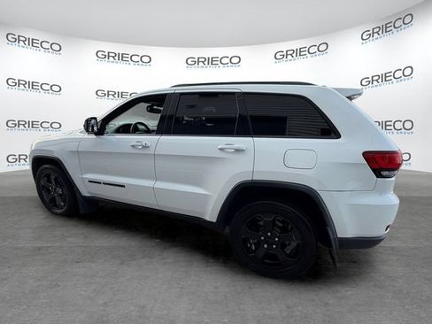 Used 2019 Jeep Grand Cherokee Laredo RWD image 5