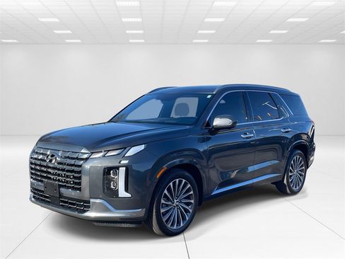 Used 2025 Hyundai Palisade Calligraphy image 3