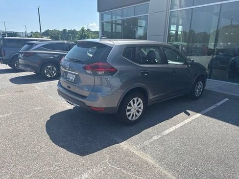 Used 2019 Nissan Rogue S AWD/4WD image 9