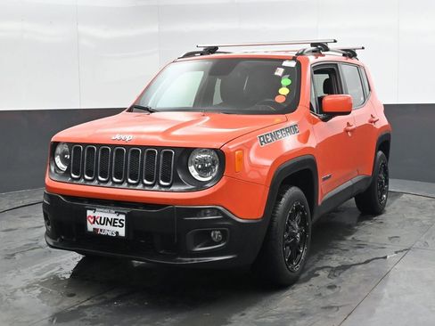 Used 2018 Jeep Renegade Latitude w/ Cold Weather Group image 6