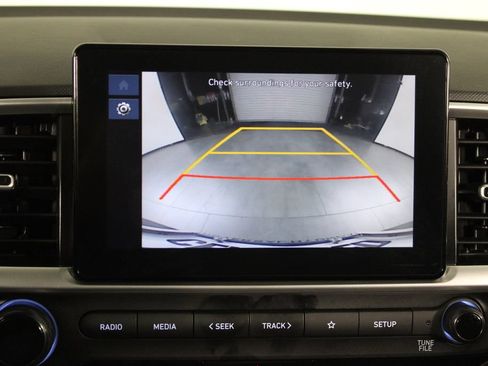 Certified 2025 Hyundai Venue SE FWD image 29