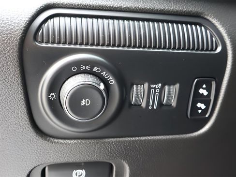 Used 2023 Jeep Grand Wagoneer 4WD image 25