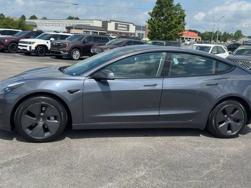 Used 2023 Tesla Model 3 Standard Range RWD image 3