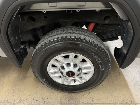 Used 2024 GMC Sierra 2500 Pro AWD/4WD image 9