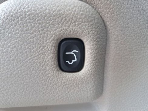 Used 2019 Jeep Grand Cherokee Limited image 13