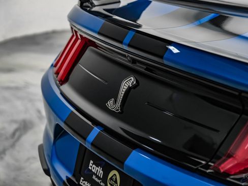 Used 2021 Ford Mustang Shelby GT500 w/ Carbon Fiber Track Pack RWD image 18