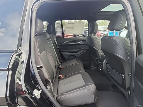 New 2025 Jeep Grand Cherokee Laredo X w/ Luxury Tech Group I image 26