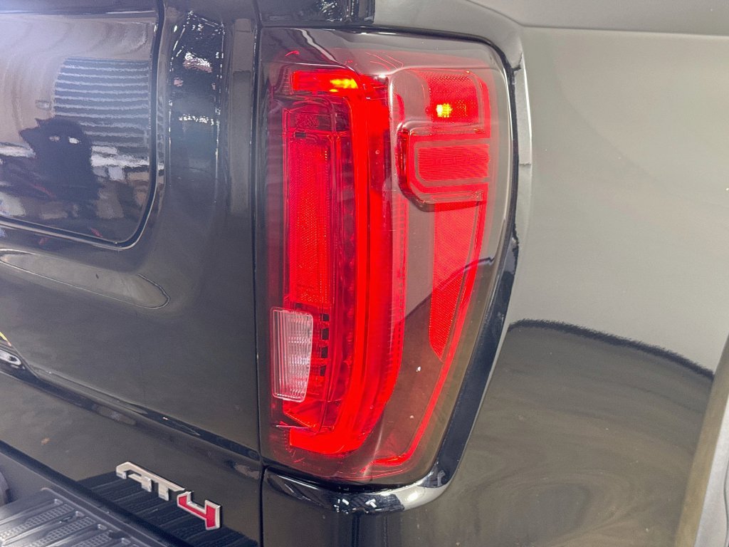 Used 2025 GMC Sierra 1500 AT4 w/ AT4 Premium Package AWD/4WD image 34