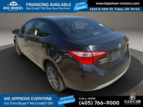 Used 2017 Toyota Corolla LE FWD image 3
