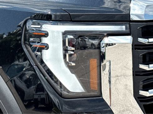New 2026 GMC Sierra 2500 SLT AWD/4WD image 19