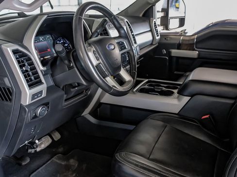 Used 2019 Ford F350 Lariat w/ Chrome Package image 13