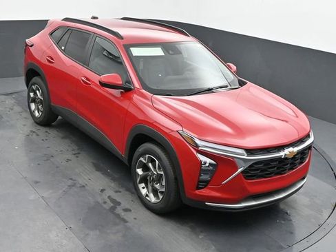 New 2026 Chevrolet Trax LT w/ Driver Confidence Package FWD image 35