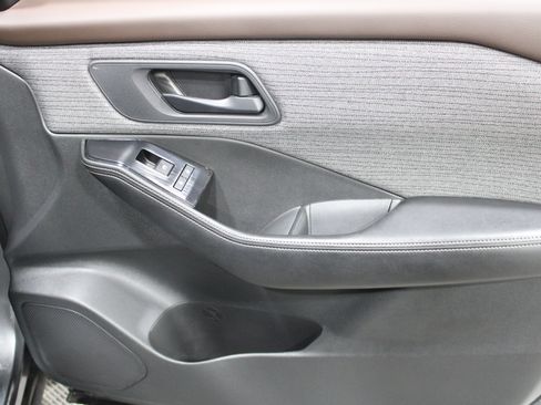 Used 2022 Nissan Rogue S AWD/4WD image 25