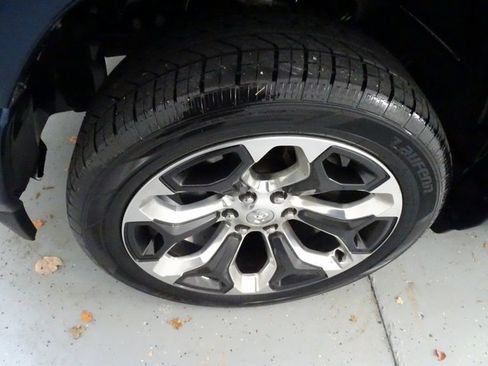 Certified 2022 RAM 1500 Limited w/ Body Color Bumper Group image 27