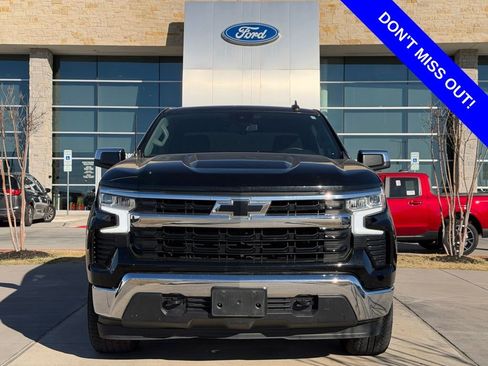 Used 2023 Chevrolet Silverado 1500 LT w/ Z71 Off-Road Package image 2