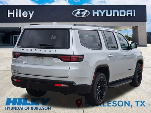 Used 2022 Jeep Wagoneer Series II AWD/4WD image 4