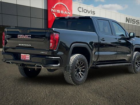 Used 2022 GMC Sierra 1500 AT4 w/ AT4 Premium Package AWD/4WD image 3