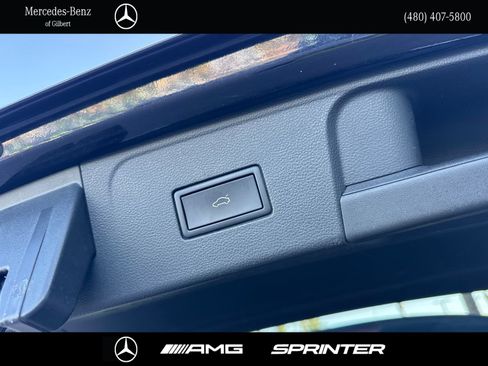 Used 2025 Volkswagen Atlas SE FWD image 8
