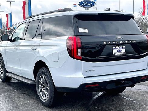 New 2026 Ford Expedition Active image 3
