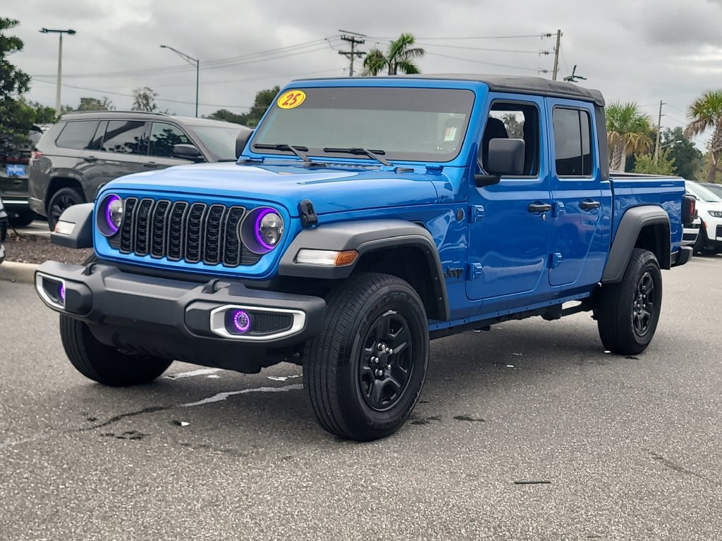 Used 2025 Jeep Gladiator Sport AWD/4WD image 2