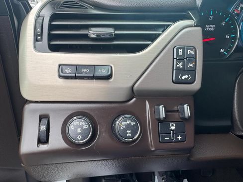 Used 2018 GMC Yukon Denali w/ Denali Ultimate Package AWD/4WD image 22