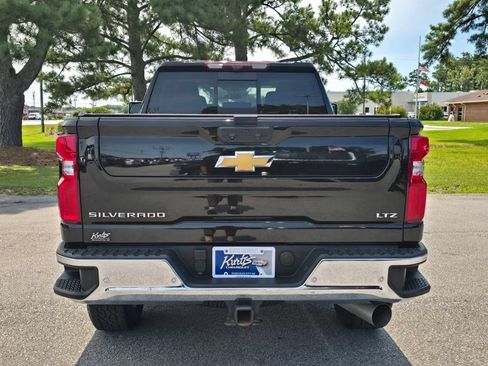 Used 2024 Chevrolet Silverado 2500 LTZ w/ LTZ Premium Package AWD/4WD image 4