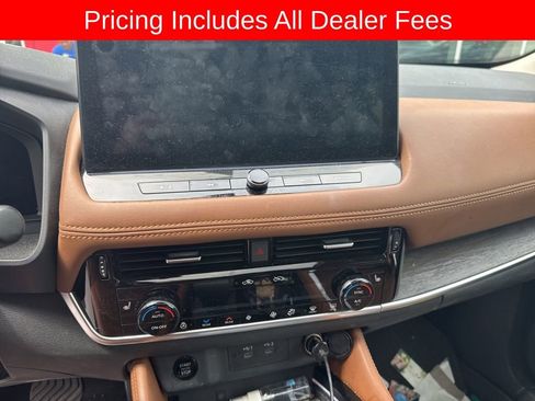 Certified 2024 Nissan Rogue Platinum w/ Platinum Premium Package AWD/4WD image 9