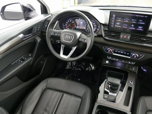 Used 2023 Audi Q5 2.0T Premium w/ Convenience Package image 24