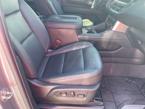 Used 2023 Chevrolet Tahoe Z71 w/ Z71 Off-Road Package AWD/4WD image 18