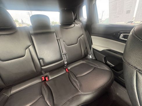 Used 2025 Jeep Compass Limited image 38