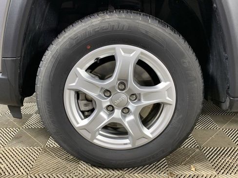 Used 2022 Jeep Compass Sport image 32