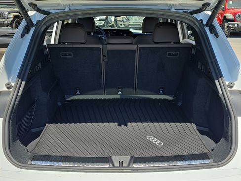New 2025 Audi Q5 Premium image 12