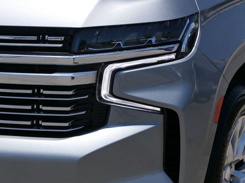 Used 2024 Chevrolet Suburban Premier RWD image 7