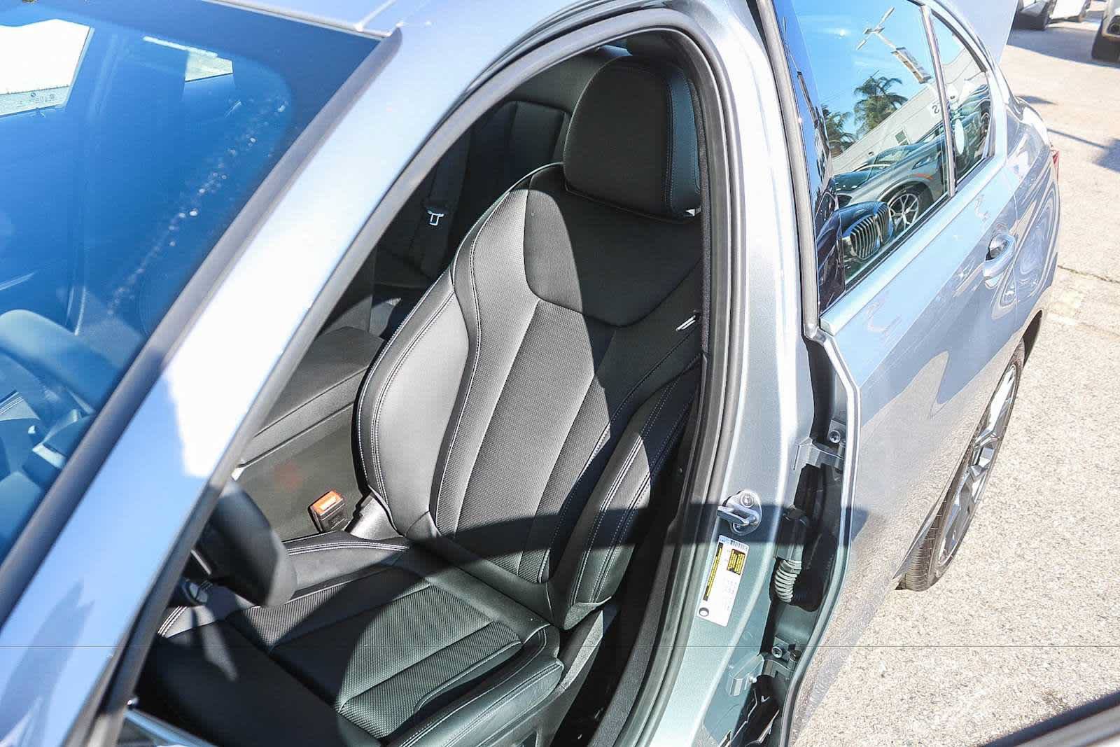 Used 2026 BMW 330i Sedan w/ Convenience Package RWD image 40