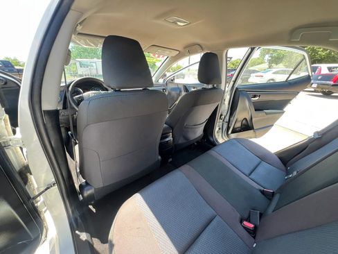 Used 2017 Toyota Corolla LE FWD image 17